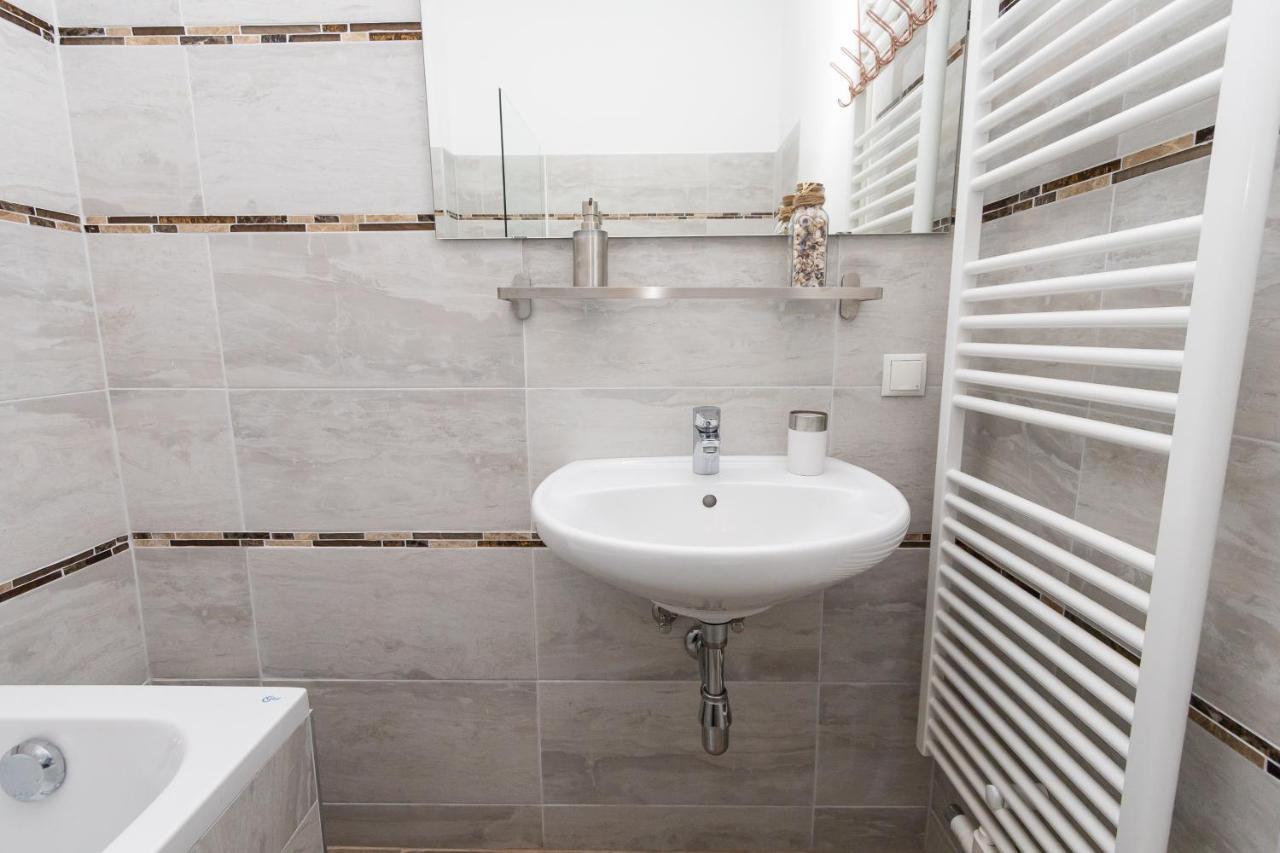 Comfortable Romantic 1 Bedroom Apartment Near Augarten Wien Eksteriør billede