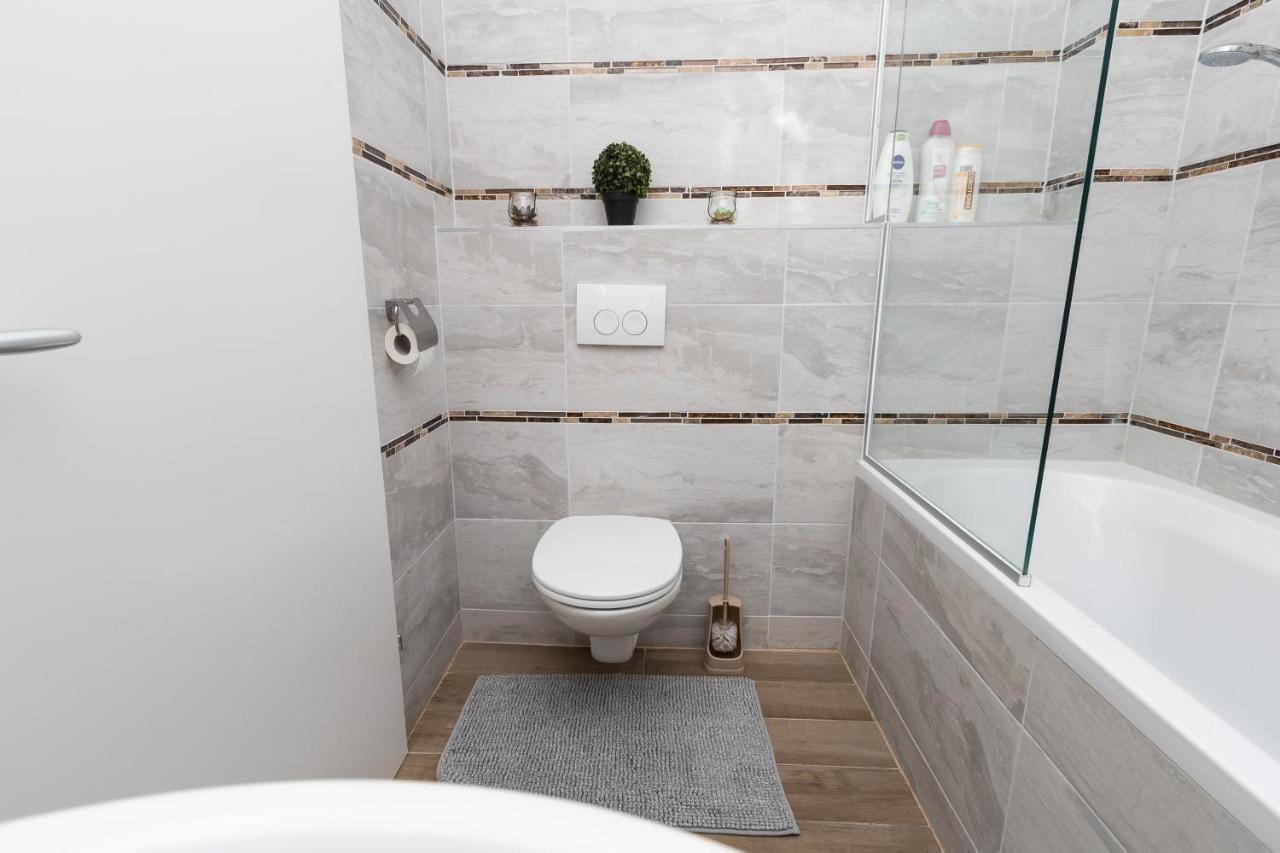 Comfortable Romantic 1 Bedroom Apartment Near Augarten Wien Eksteriør billede