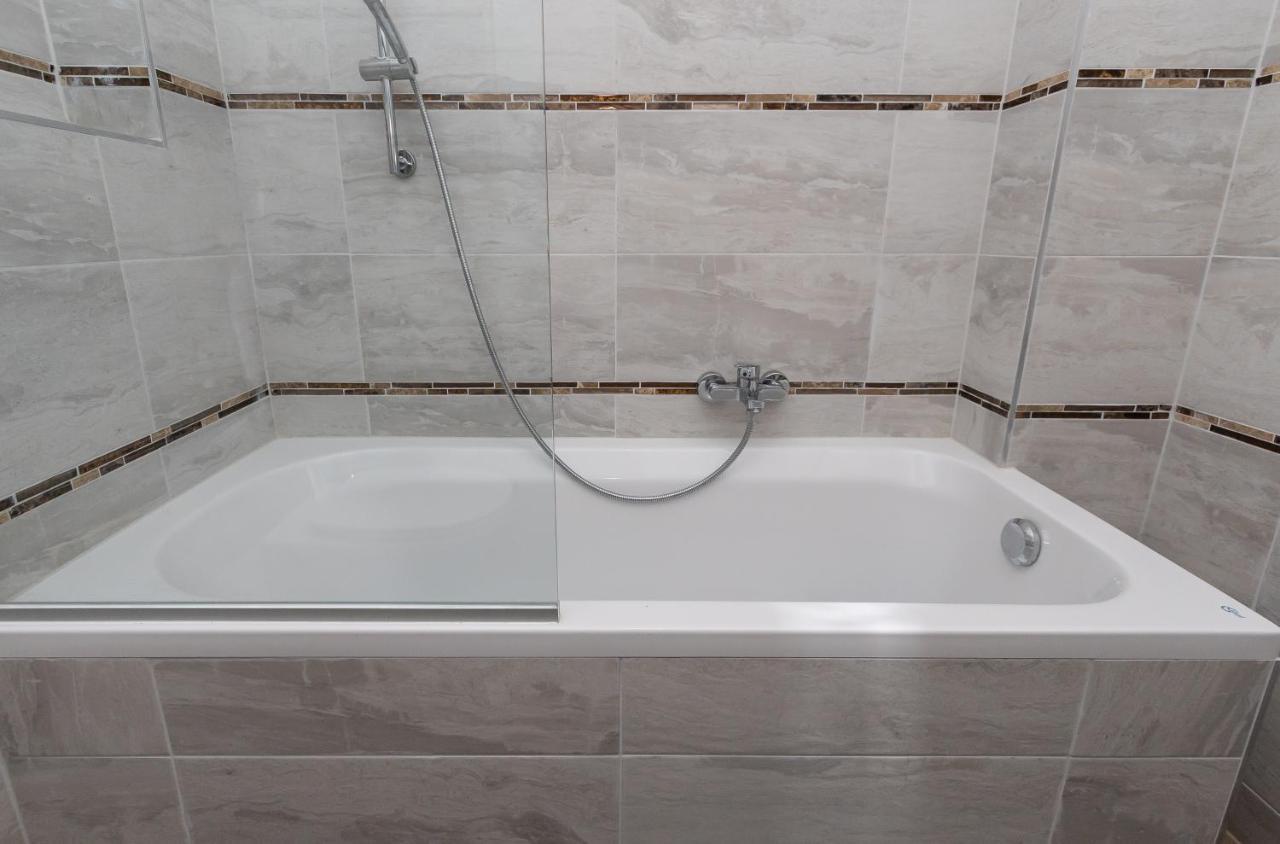 Comfortable Romantic 1 Bedroom Apartment Near Augarten Wien Eksteriør billede